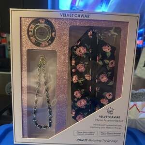 VELVET CAVIAR Phone Accessories Set Travel Floral Black